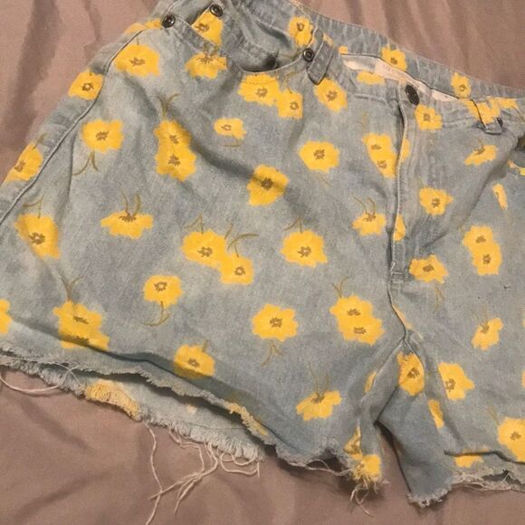 Liz Claiborne Floral Jean Shorts - Size 8 - Picture 1 of 7
